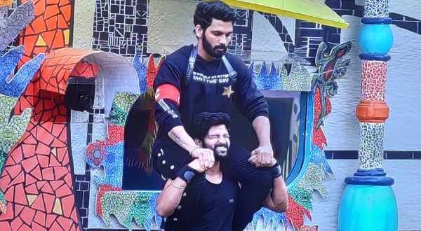నీ కళ్లలోకి చూస్తేనే తెలుస్తున్నది..