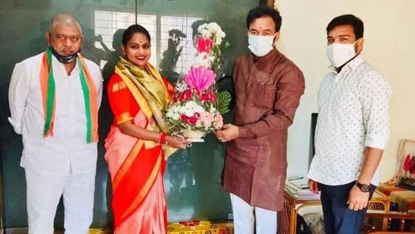 Bigg Boss Fame Kathi Karthika Will join BJP Bigg Boss Fame Kathi Karthika Will join BJP