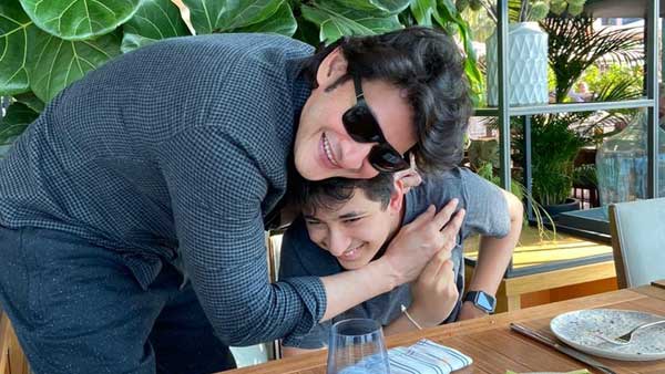 Mahesh babu cute look with his son gautham Mahesh babu cute look with his son gautham