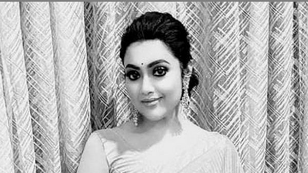 సోషక్ మీడియాలో భారీ క్రేజ్