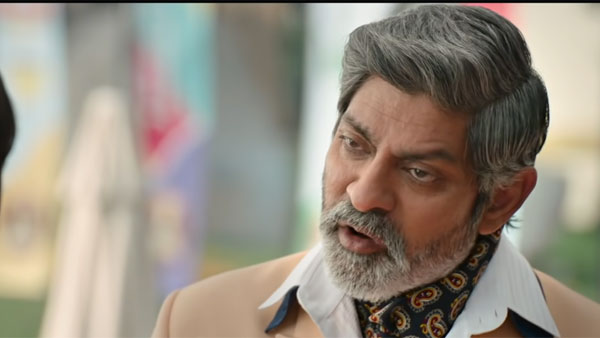 కథలోని ట్విస్ట్లు..