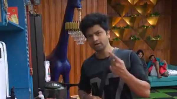 ఇచ్చి పడేసిన అరియానా..