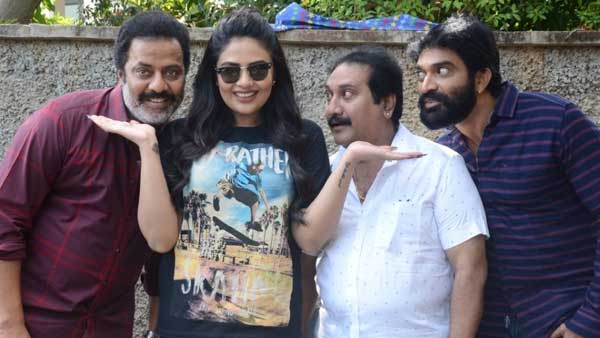 శ్రీ ముఖి ఎందుకు ఒప్పుకుందంటే..