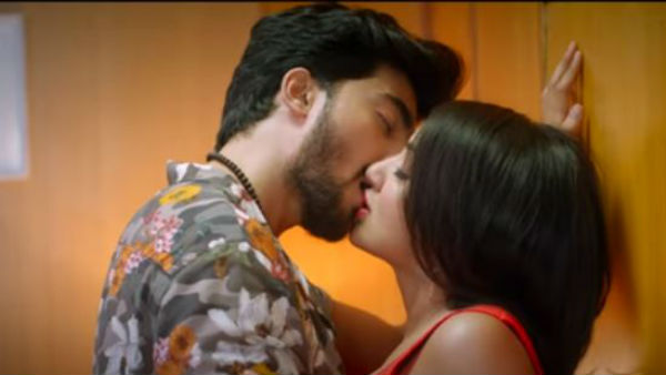 మసాలా సీన్స్ తో మరింత హైప్..