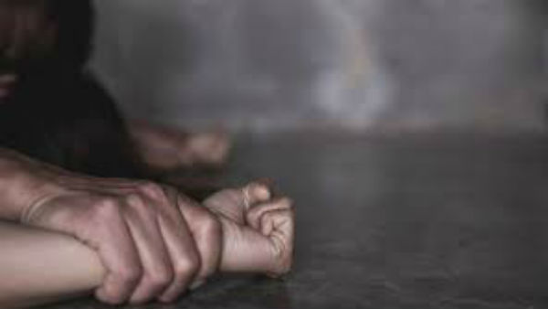 పరారీలో క్యాస్టింగ్ డైరెక్టర్