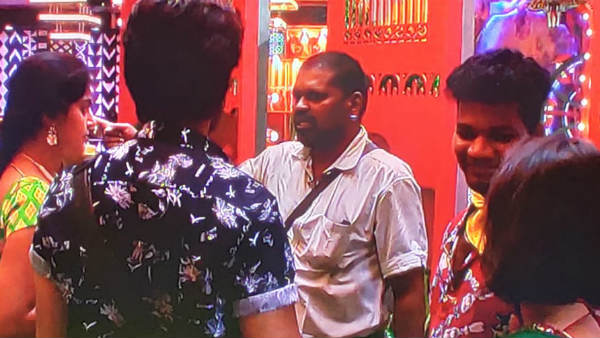 మోనాల్ ప్లేట్పై కొట్టిన అమ్మా రాజశేఖర్