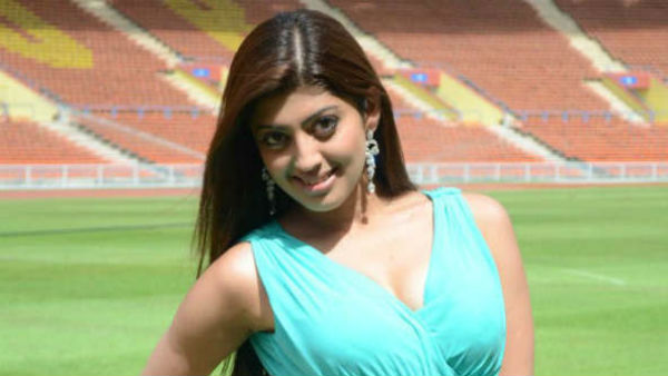 నెటిజన్ కోరిక మేరకు ప్రైవేట్ ఫోటో.. బాత్ టబ్లో హీరోయిన్ ప్రణీత రచ్చ