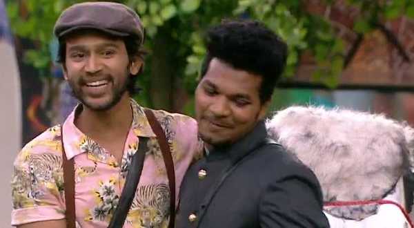 ఆవుతో ప్రేమగా మాట్లాడితే..