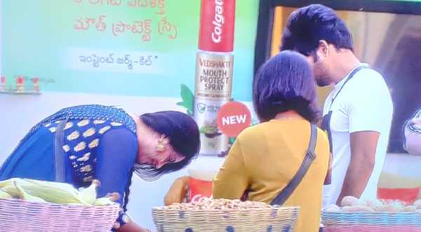 ఎవరెస్ట్ పర్వతం ఎక్కడ అంటూ