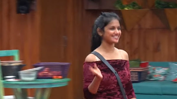 చెలరేగిన అరియానా