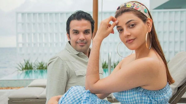 జంటలుగా వెళ్లి మరీ..