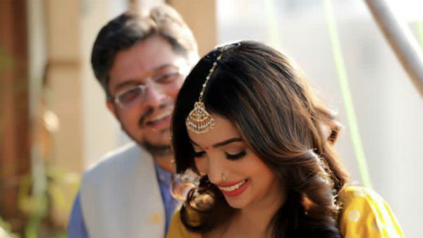 Kanika Dhillon Himanshu sharma Engagement Pics viral Kanika Dhillon Himanshu sharma Engagement Pics viral