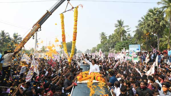 జనసైనికులతో కలిసి అస్సెంబ్లీ ముట్టడి..