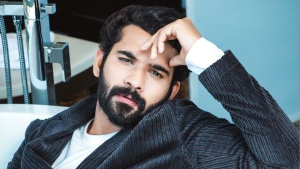 నెగిటివ్ పాత్రలో..