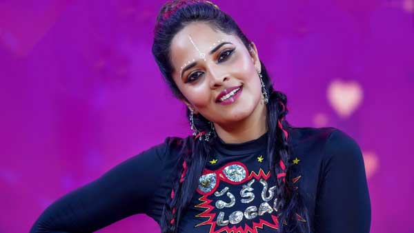 అనసూయకు కరోనా లక్షణాలు.. ప్రకటన