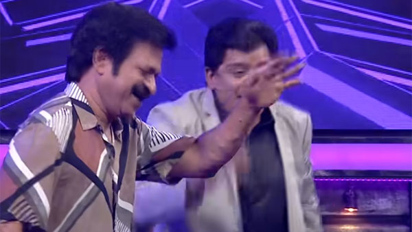 స్టేజ్ మీద డ్యాన్స్..