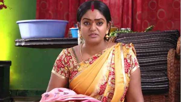 సోషల్ మీడియాలో యాక్టివ్..