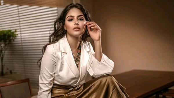 అందులో మోనాల్ కూడా..