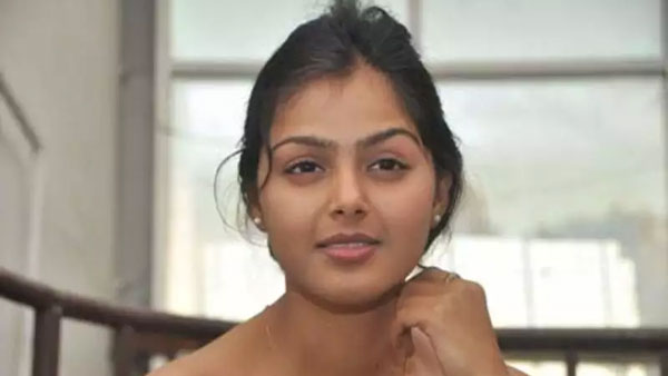 జంటగా అలా చేశారంటూ బాంబ్ పేల్చింది