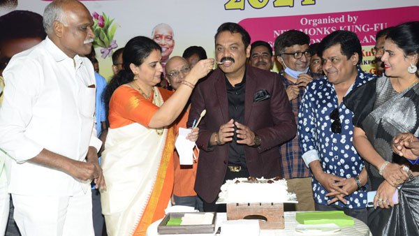 పవిత్రా లోకేష్ అలా..