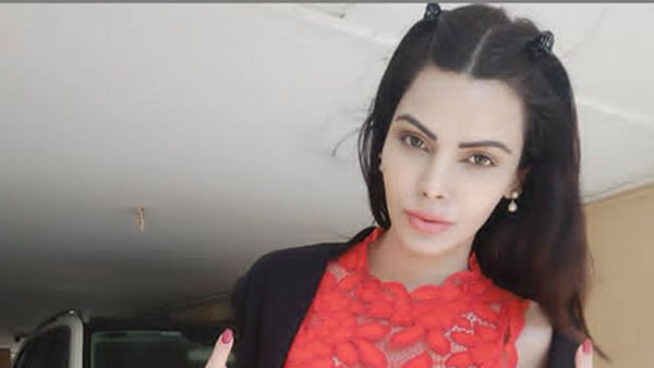 మొత్తం అలాంటి ఫొటోలు.. వీడియోలే పోస్టు