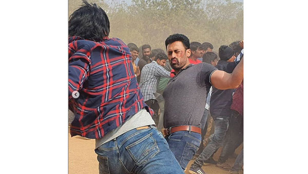 Pawan Kalyans Vakeel Saab Fight Scene Pic Leaked Pawan Kalyans Vakeel Saab Fight Scene Pic Leaked