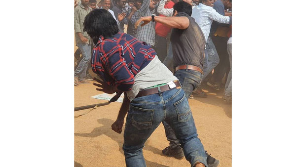 Pawan Kalyans Vakeel Saab Fight Scene Pic Leaked Pawan Kalyans Vakeel Saab Fight Scene Pic Leaked