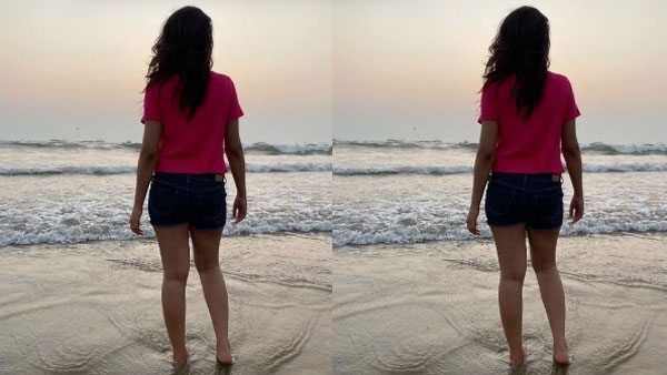 పొట్టి డ్రెస్తో..