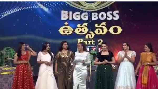 మధ్యలో ముమైత్ ఖాన్..