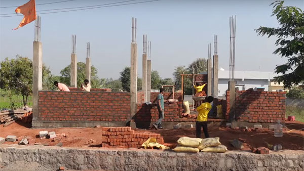 నాగార్జున సహాయం.. బిగ్ బాస్ రెమ్యునరేషన్..
