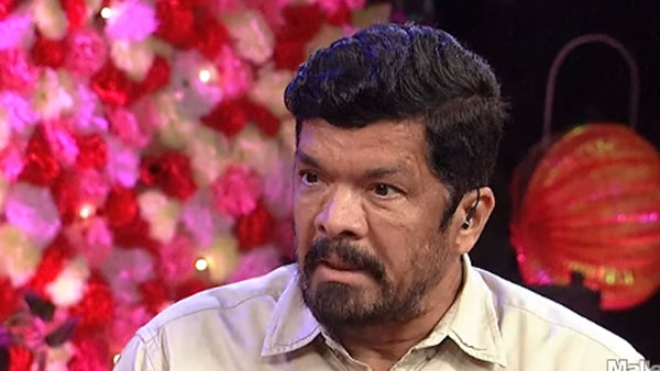 ప్రేమ జంటలను పిలిచి రొమాంటిక్గా