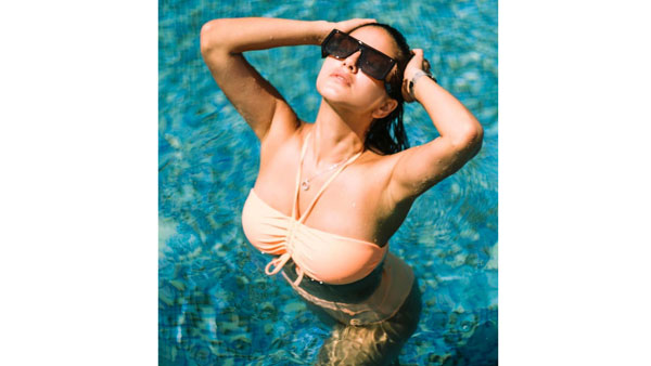 Sunny Leone Shooting In Kerala Sunny Leone Shooting In Kerala