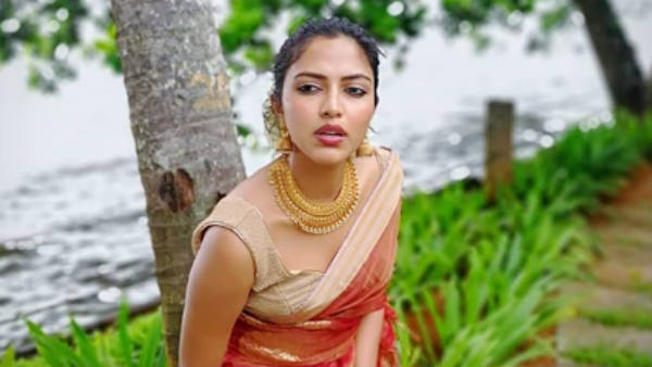 న్యూడ్ షోతో రెచ్చిపోయింది.. హాట్ టాపిక్గా