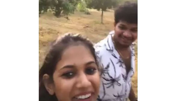 మామిడి తోటలో ఎంజాయ్... వైరల్గా