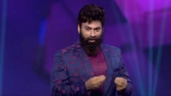 ముమైత్ ఖాన్ నిర్ణయం..