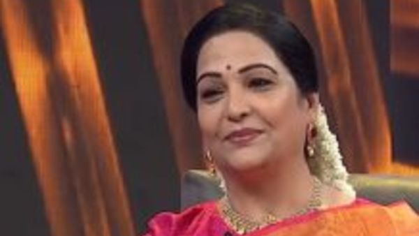 అక్కడా ఇక్కడా..