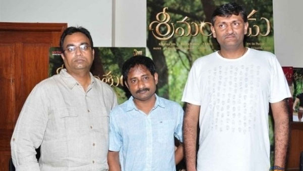 అప్డేట్లతో రచ్చ..