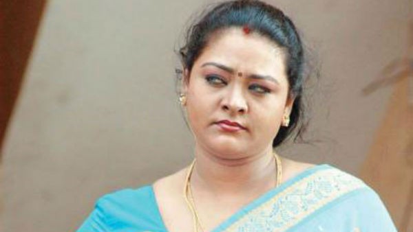 సుస్మితా సేన్, రవీనా టాండన్ దారిలో