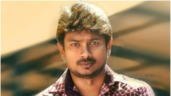 ఎయిమ్స్ హాస్పిటల్ ఇటుకను చూపిస్తూ..
