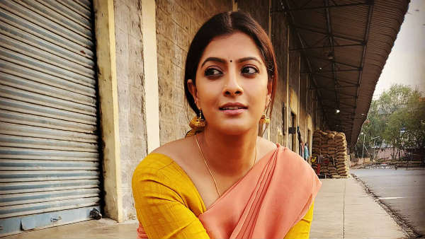 Actress Varalaxmi Sarathkumar to become as director for tamil movie Actress Varalaxmi Sarathkumar to become as director for tamil movie