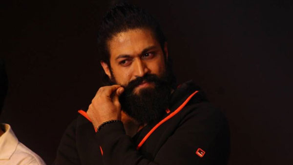 పొలంలోకి వెళ్లేందుకు దారి లేకుండా