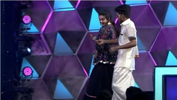 అందరూ చూస్తుండగానే మోనాల్కు ముద్దు: మాస్క్ పెట్టుకుని మరీ ఇచ్చేశాడు.. కుర్రాడి దెబ్బకు అంతా షాక్!