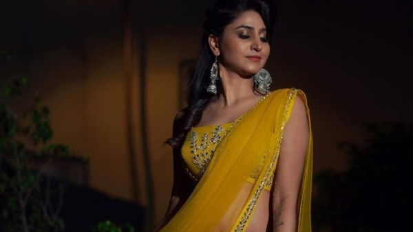 సోషల్ మీడియాలో అలా..