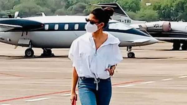 Nayanthara Reaches Hyderabad on a chartered flight for rajinikanths Annaatthe shoot Nayanthara Reaches Hyderabad on a chartered flight for rajinikanths Annaatthe shoot