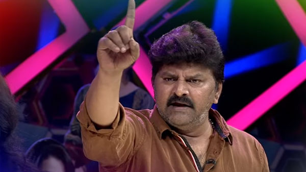 పాటలు పాడుతూ సమీర్ రచ్చ
