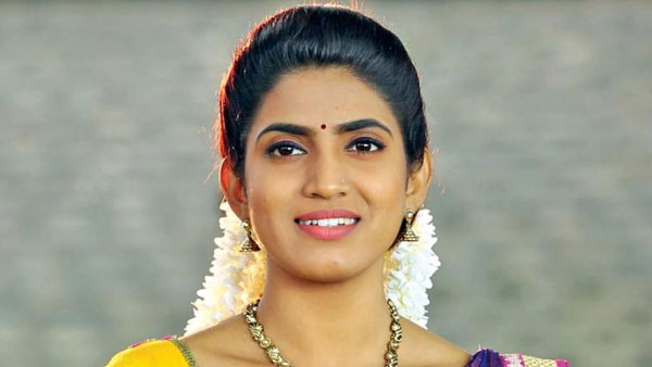 ఇక్కడ ఆపేసిన సమీరా.. అక్కడ ఫుల్ బిజీగా