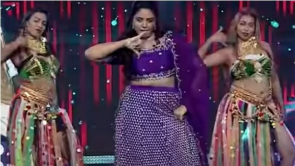 స్టేజ్ మీదే పరువు పోవడంతో రాములమ్మకు