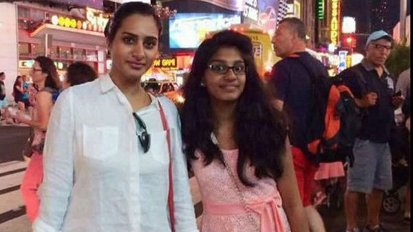 కూతురితో పోటీ పడుతూ