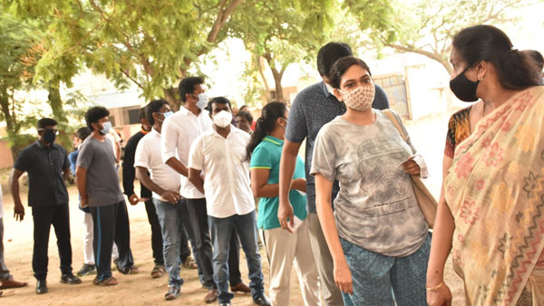 పోలింగ్ కూడా అదే రేంజ్ లో