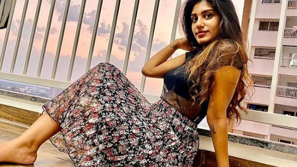 గ్లామరస్ బ్యూటీలకు పోటీగా